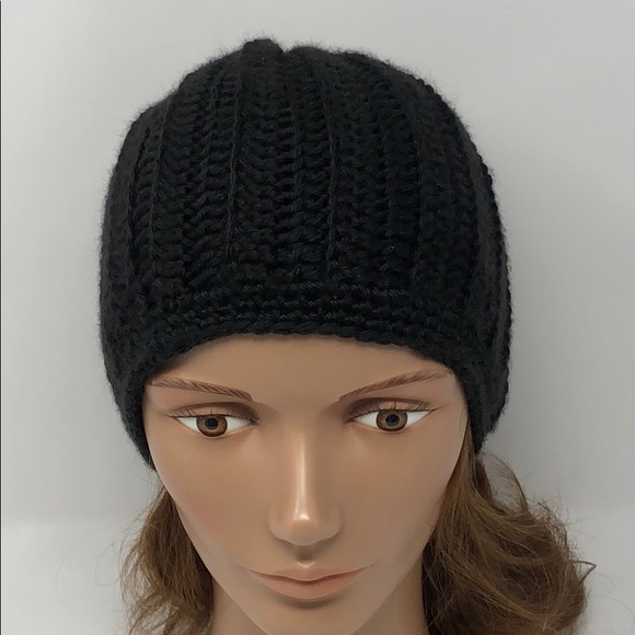 Black beanie hat adult teen 20-22 inches stretchy - Picture 2 of 4